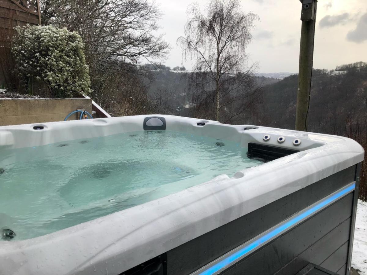 The Crest Hillside Retreat With Hot Tub Villa Abertillery Eksteriør bilde