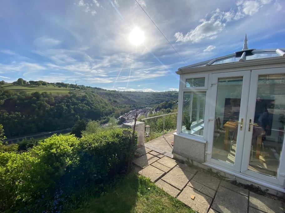 The Crest Hillside Retreat With Hot Tub Villa Abertillery Eksteriør bilde