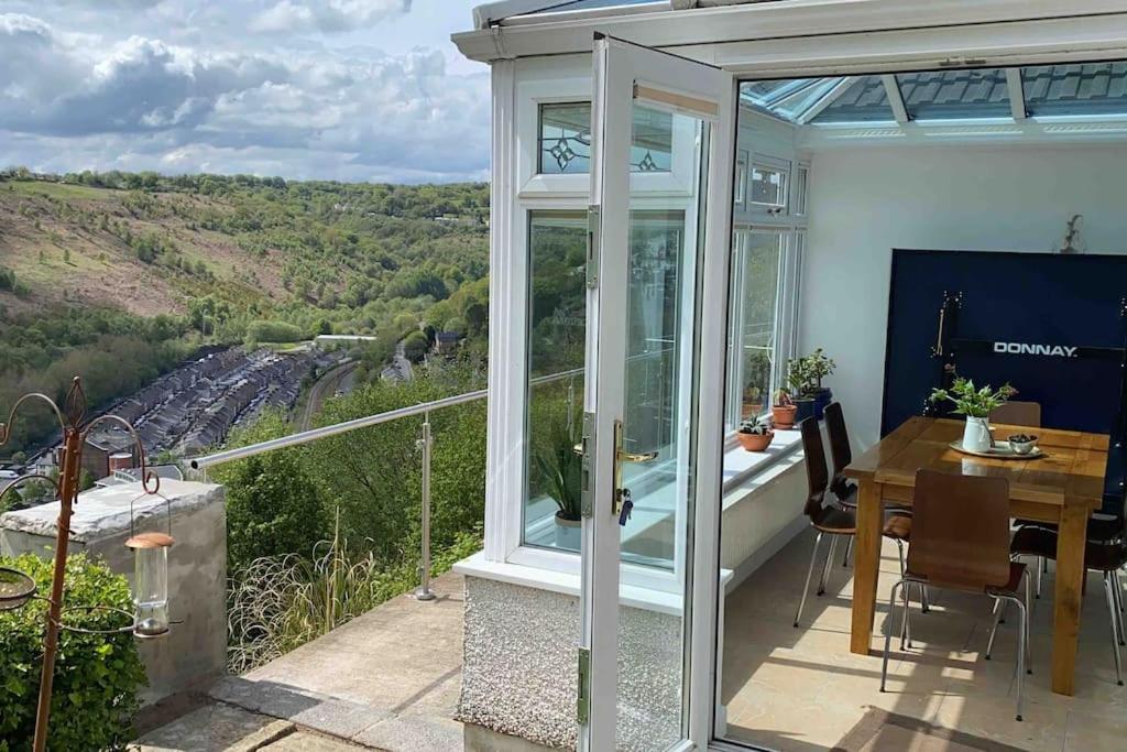 The Crest Hillside Retreat With Hot Tub Villa Abertillery Eksteriør bilde