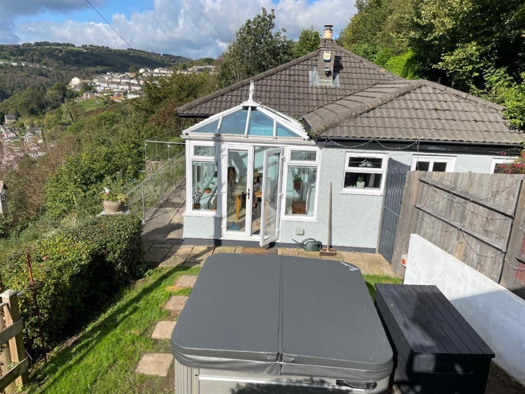 The Crest Hillside Retreat With Hot Tub Villa Abertillery Eksteriør bilde